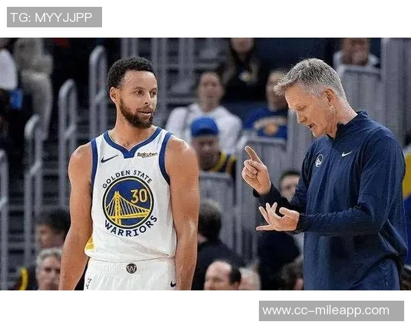 库里谈科尔首节怒火激励球队斗志全员积极回应展现拼搏精神 库里谈科尔首节怒火激励球队斗志全员积极回应展现拼搏精神