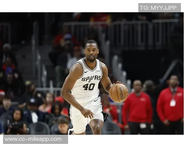 哈里森巴恩斯谈防守独行侠压力与文班亚马的出色表现